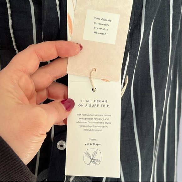 Carve Designs | 100% Organic Cotton | Button Down Black and White | Size Small - Picture 10 of 14